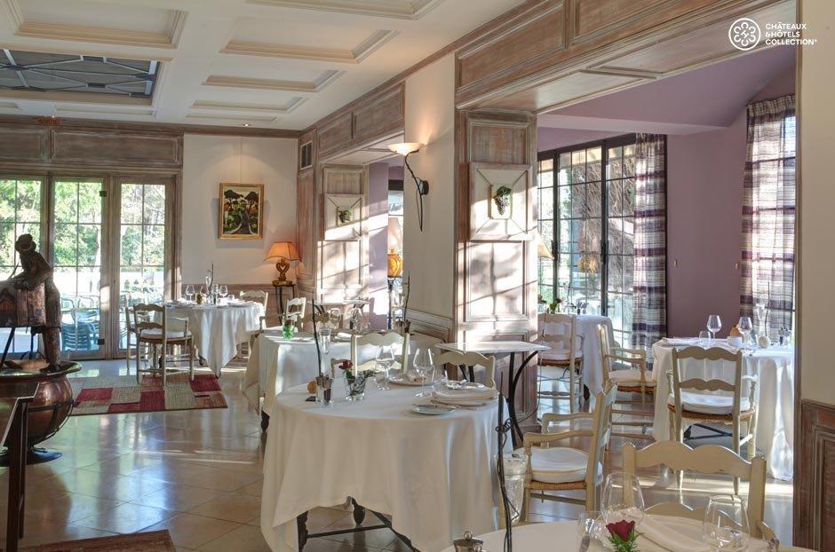 Auberge De Noves Domaine Du Deves Restaurang bild